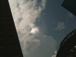 weird-nuage-cloud-strange-explosion-twist-un-nuage-explose-a-singapour.jpg